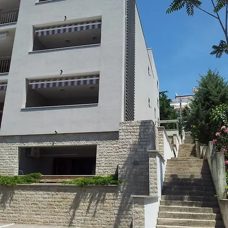 Summertime Apartment