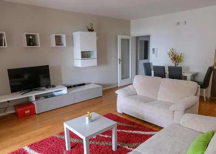 Apartment Summertime